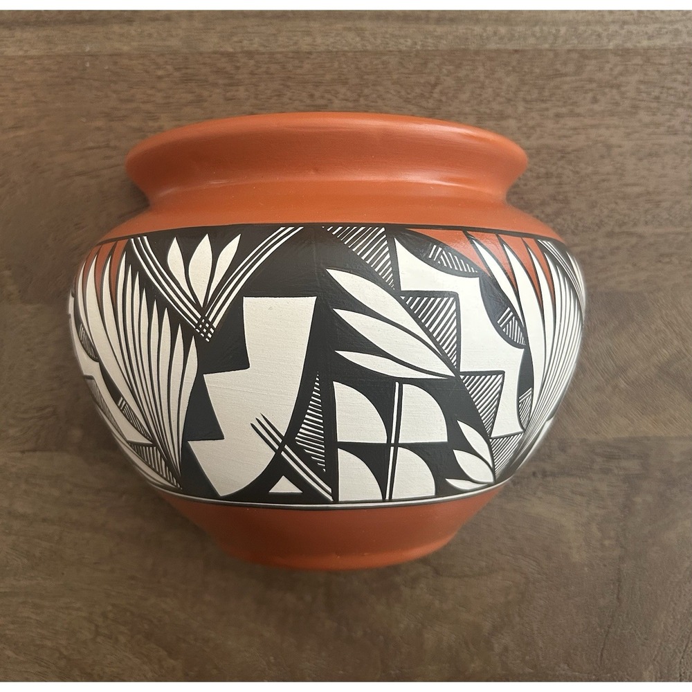 Isleta Pueblo Native American Pottery Wall Pocket Signed Chiwewe Southwest Decor